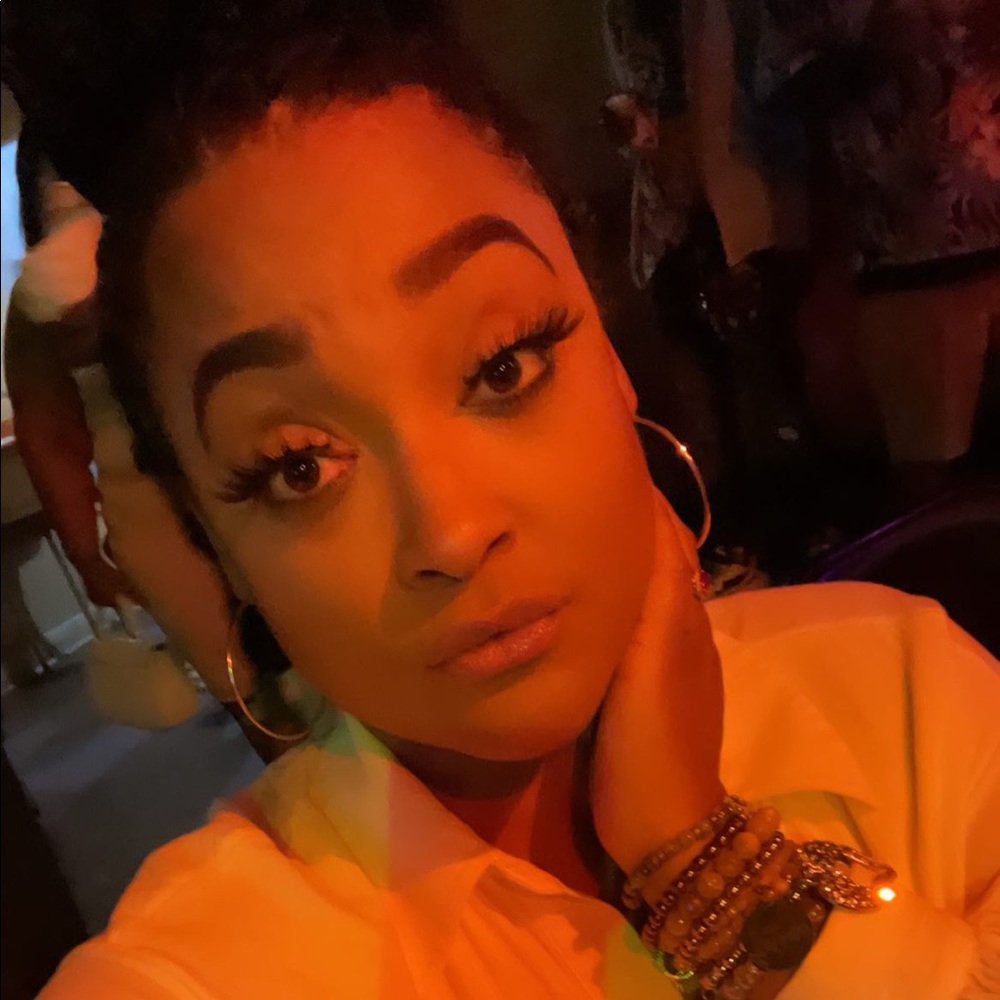 Meet your Posher, Lesley-anne